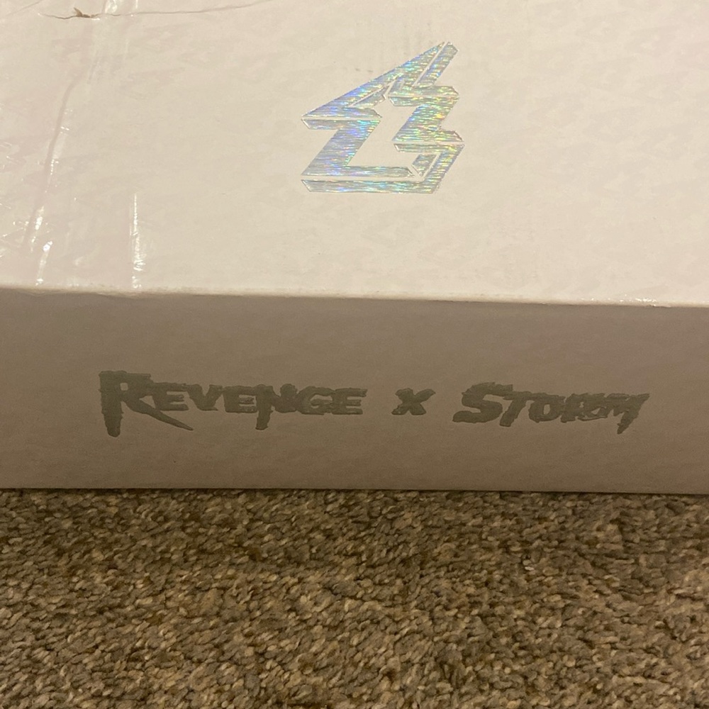 Revenge x Storm Vans LA Pink
size 6 - Picture 9 of 9